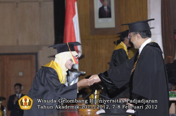 wisuda-fakultas-mipa-oleh-rektor-022-copy