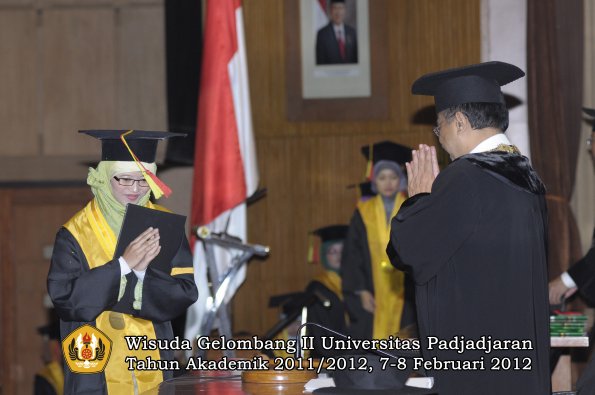 wisuda-fakultas-mipa-oleh-rektor-032-copy