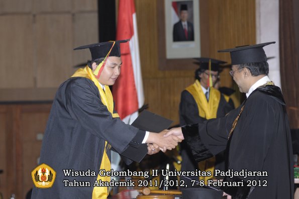 wisuda-fakultas-mipa-oleh-rektor-069-copy