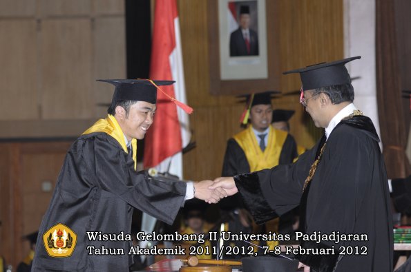 wisuda-fakultas-mipa-oleh-rektor-072-copy