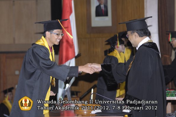 wisuda-fakultas-mipa-oleh-rektor-081-copy