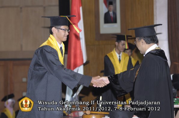 wisuda-fakultas-mipa-oleh-rektor-103-copy