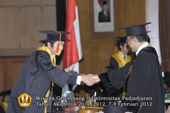 wisuda-fakultas-mipa-oleh-rektor-107-copy