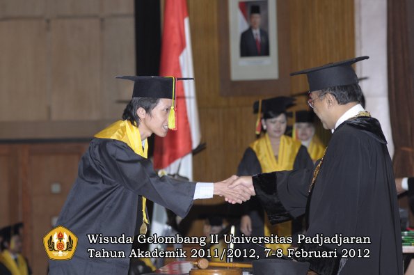 wisuda-fakultas-mipa-oleh-rektor-108-copy