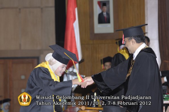 wisuda-fakultas-mipa-oleh-rektor-110-copy