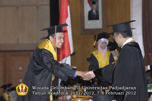 wisuda-fakultas-mipa-oleh-rektor-111-copy