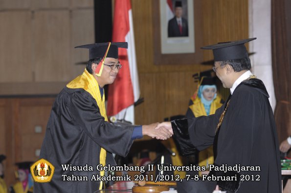 wisuda-fakultas-mipa-oleh-rektor-122-copy