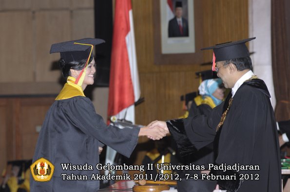 wisuda-fakultas-mipa-oleh-rektor-124-copy