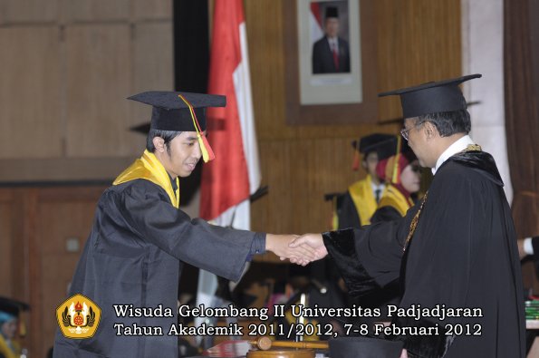 wisuda-fakultas-mipa-oleh-rektor-126-copy