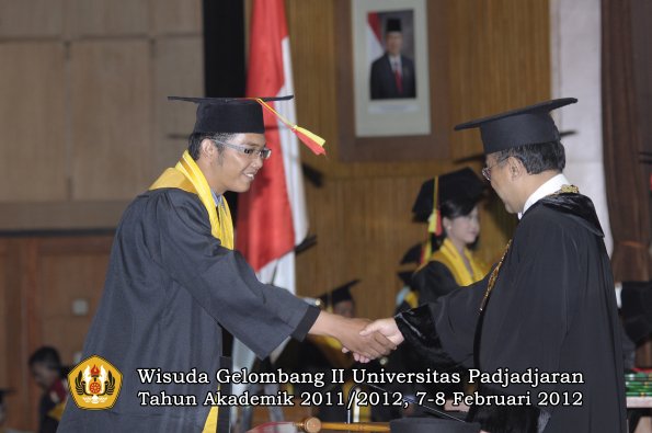 wisuda-fakultas-mipa-oleh-rektor-140-copy