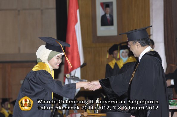 wisuda-fakultas-mipa-oleh-rektor-142-copy