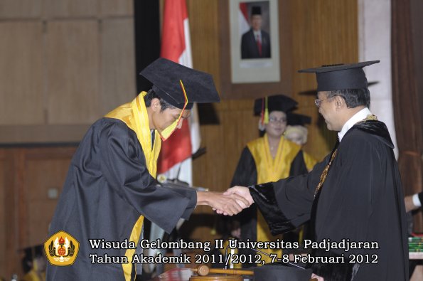 wisuda-fakultas-mipa-oleh-rektor-145-copy