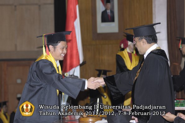 wisuda-fakultas-mipa-oleh-rektor-148-copy