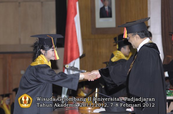 wisuda-fakultas-mipa-oleh-rektor-153-copy