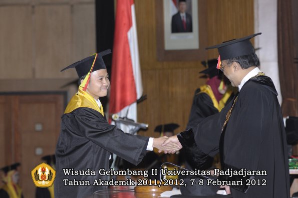 wisuda-fakultas-mipa-oleh-rektor-154-copy