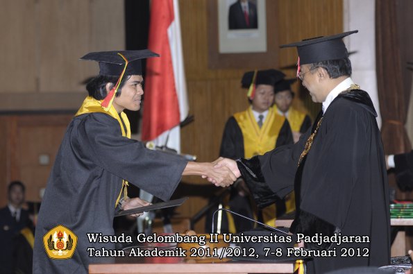 wisuda-fakultas-mipa-oleh-rektor-157-copy