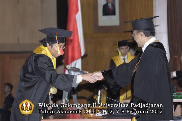 wisuda-fakultas-mipa-oleh-rektor-159-copy