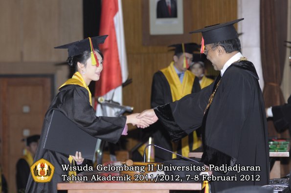 wisuda-fakultas-mipa-oleh-rektor-170-copy