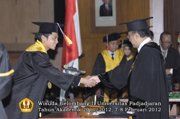 wisuda-fakultas-mipa-oleh-rektor-176-copy