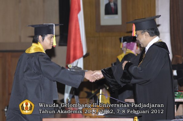 wisuda-fakultas-mipa-oleh-rektor-190-copy