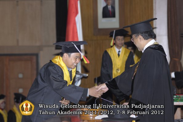 wisuda-fakultas-mipa-oleh-rektor-198-copy