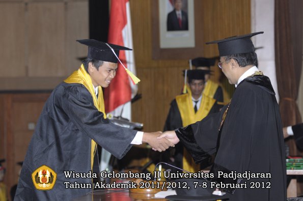 wisuda-fakultas-mipa-oleh-rektor-199-copy