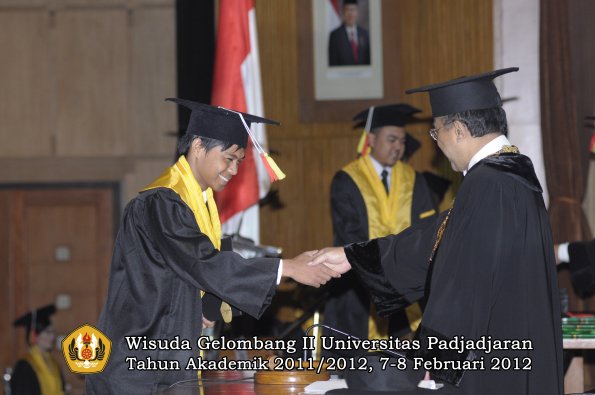 wisuda-fakultas-mipa-oleh-rektor-200-copy