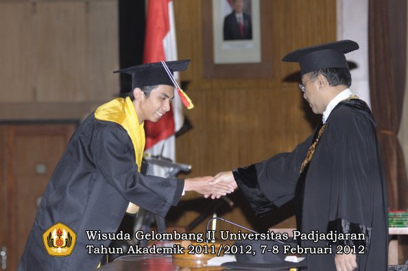 wisuda-fakultas-mipa-oleh-rektor-220-copy