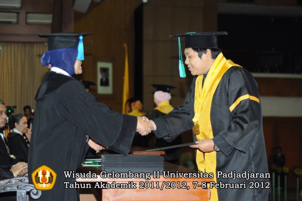 wisuda-fakultas-pik-oleh-dekan-025-copy
