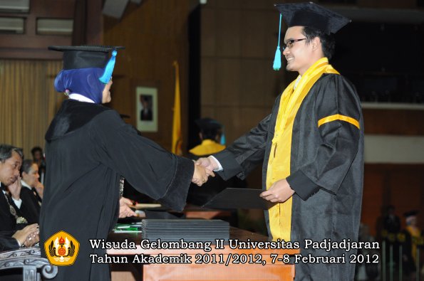 wisuda-fakultas-pik-oleh-dekan-028-copy