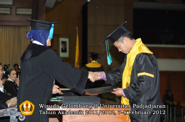 wisuda-fakultas-pik-oleh-dekan-030-copy