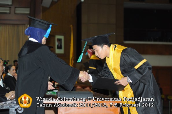 wisuda-fakultas-pik-oleh-dekan-033-copy