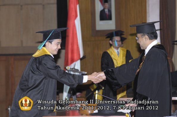 wisuda-fakultas-pik-oleh-rektor-027-copy