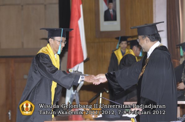 wisuda-fakultas-pik-oleh-rektor-040-copy