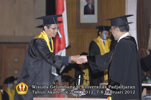 wisuda-fakultas-ilmu-budaya-oleh-rektor-111-copy