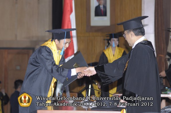 wisuda-fakultas-ilmu-budaya-oleh-rektor-115-copy