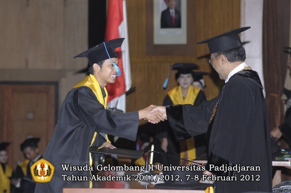 wisuda-fakultas-ilmu-budaya-oleh-rektor-122-copy