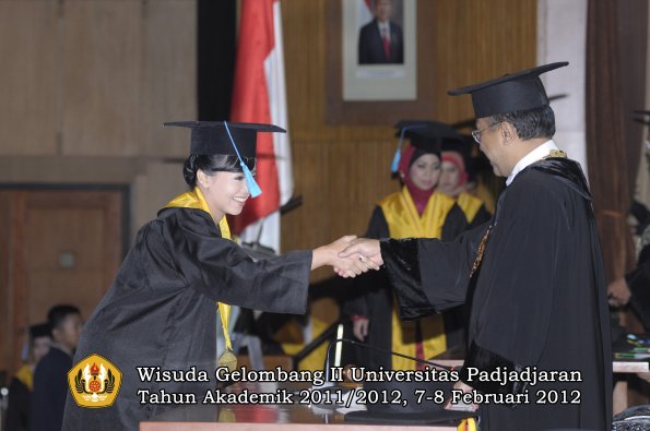 wisuda-fakultas-ilmu-budaya-oleh-rektor-126-copy