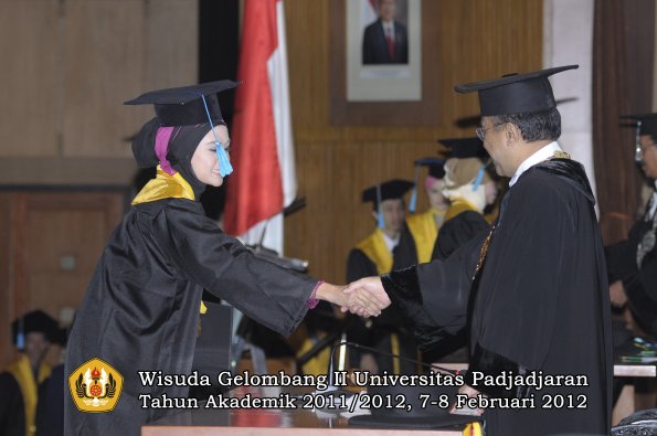 wisuda-fakultas-ilmu-budaya-oleh-rektor-132-copy