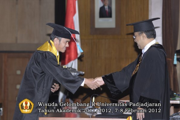 wisuda-fakultas-ilmu-budaya-oleh-rektor-142-copy