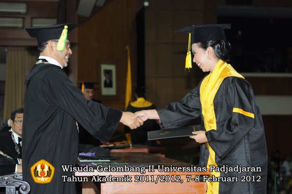 wisuda-fakultas-ikom-oleh-dekan-051-copy