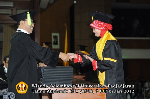 wisuda-fakultas-ikom-oleh-dekan-060-copy