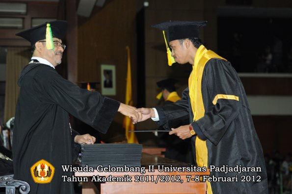 wisuda-fakultas-ikom-oleh-dekan-077-copy