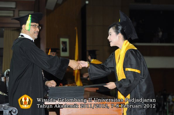 wisuda-fakultas-ikom-oleh-dekan-080-copy