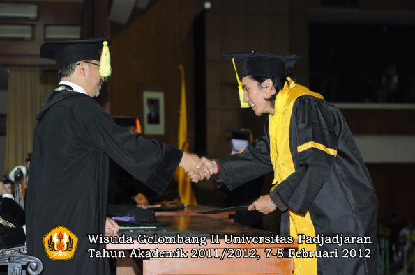 wisuda-fakultas-ikom-oleh-dekan-155-copy