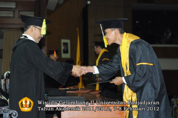 wisuda-fakultas-ikom-oleh-dekan-205-copy