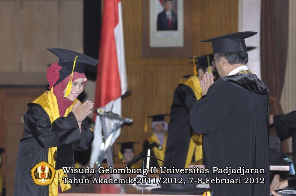 wisuda-fakultas-ikom-oleh-rektor-019-copy