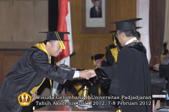 wisuda-fakultas-ikom-oleh-rektor-057-copy