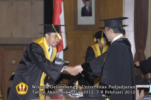 wisuda-fakultas-ikom-oleh-rektor-102-copy