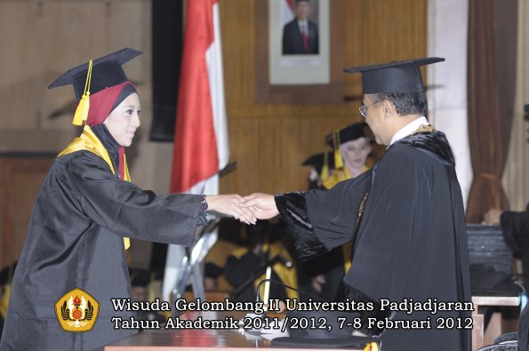 wisuda-fakultas-ikom-oleh-rektor-106-copy